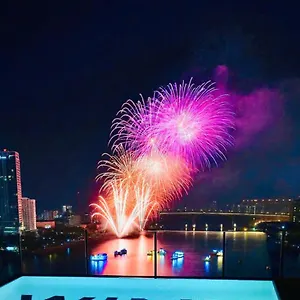 Hotel Wink Icon Riverside - Luxury - 24hrs & Rooftop Pool Bar